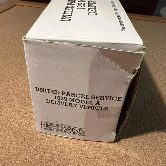 Vintage 1929 Ford UPS Limited Edition Model A Delivery Vehicle - Picture 9 of 11